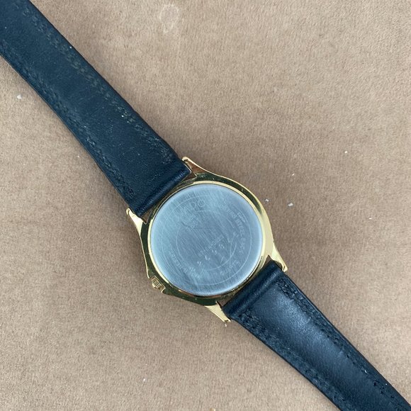 Vintage Movado Museum Gold Dot Swiss Quality Gold Watch Sapphire Crystal - Picture 7 of 7